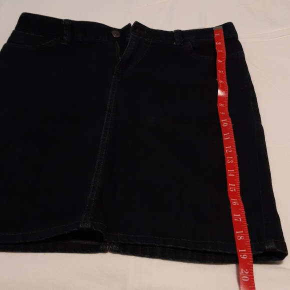 Tommy Hilfiger dark blue jean skirt - sz 4 - Picture 4 of 10